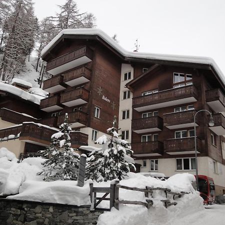 Bolero 4.5 Dachzimmerwohnung Zermatt Exteriér fotografie